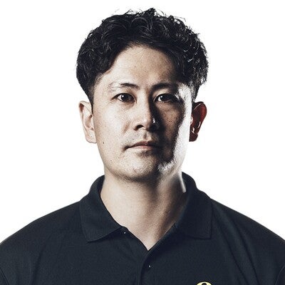 エリー・アキキ